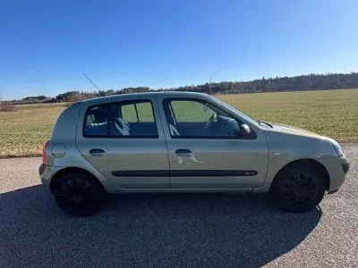 Gebraucht Renault Clio II Expression 75 PS (55 kW) 2003 Grün Limousine