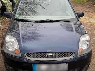 Usata Ford Fiesta Ghia 90 CV (66 kW) 2006 Blu Utilitaria