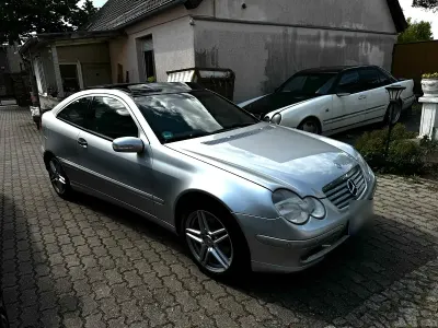 Gebraucht Mercedes C180 129 PS (94 kW) 2001 Silber Coupé