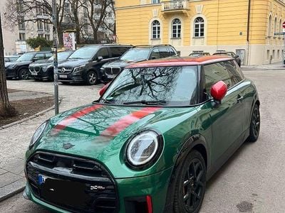 Grün Gebraucht 2025 Mini John Cooper Works Kleinwagen | 34.900 € (Guter Preis)