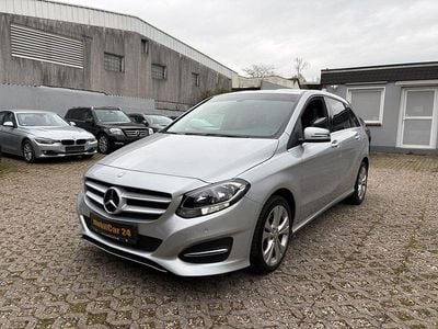 Gebraucht Mercedes B200 Urban 156 PS (114 kW) 2015 Silber Van / Kleinbus