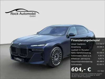 Gebraucht BMW 740 M Sport 299 PS (219 kW) 2024 Frozen tanzanite blue metallic Limousine