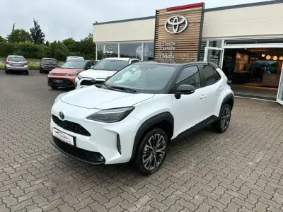 Gebraucht Toyota Yaris Cross Elegant 116 PS (85 kW) 2024 Weiß SUV
