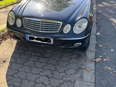 Mercedes E200