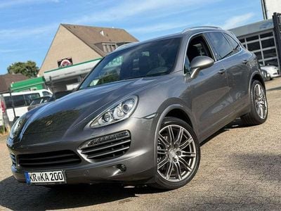 Grau Gebraucht 2012 Porsche Cayenne SUV | 18.899 € (Guter Preis)