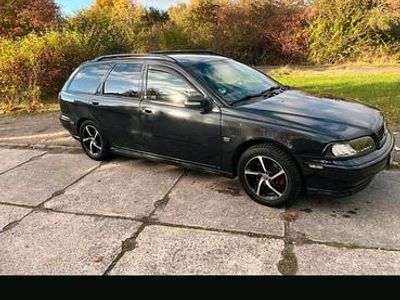 Gebraucht Volvo V40 120 PS (88 kW) 1999 Schwarz Kombi