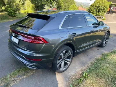 Gebraucht Audi Q8 S-Line 286 PS (210 kW) 2023 Grau SUV