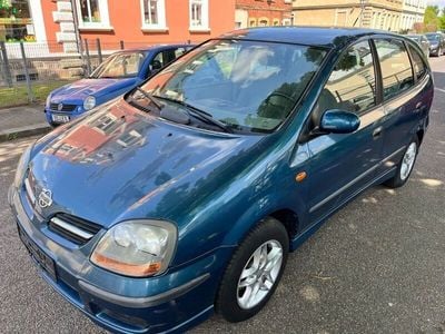 Nissan Almera Tino