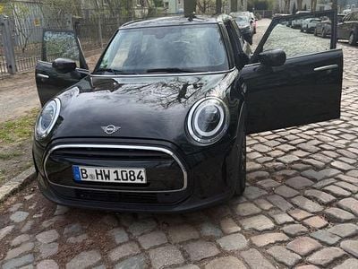 Usado Mini ONE Essential 102 HP (75 kW) 2021 Preto Citadino