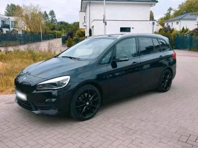 Gebraucht BMW 220 Sport Line 190 PS (139 kW) 2019 Schwarz Kombi