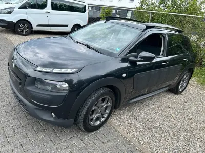 Gebraucht Citroën C4 Cactus 99 PS (72 kW) 2014 Schwarz Kleinwagen