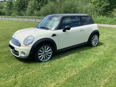 Gebraucht Mini Cooper D Chili 111 PS (81 kW) 2011 Weiß Kleinwagen