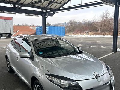 Silber Gebraucht 2013 Renault Mégane GrandTour Kombi | 4.699 € (Etwas zu teuer)