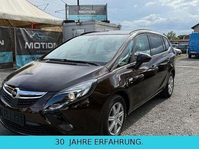 Braun Gebraucht 2015 Opel Zafira Tourer drive Van / Kleinbus | 8.680 € (Guter Preis)