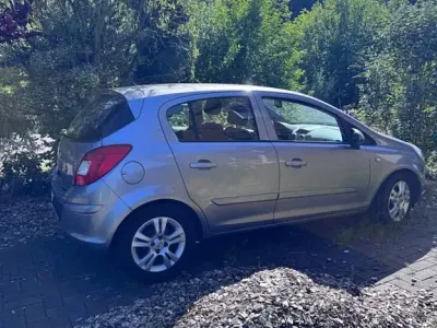 Gebraucht Opel Corsa 80 PS (58 kW) 2007 Silber Kleinwagen