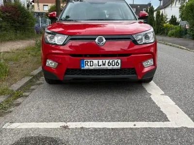 Gebraucht SsangYong Tivoli Quartz 116 PS (85 kW) 2017 Rot SUV