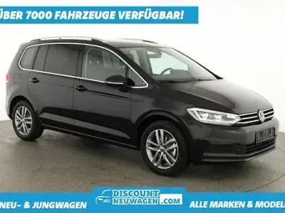 Neu VW Touran Comfortline 150 PS (110 kW) 2026 Grenadillschwarz metallic Van / Kleinbus