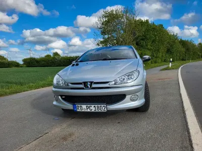 Gebraucht Peugeot 206 CC Quiksilver 109 PS (80 kW) 2006 Silber Cabrio