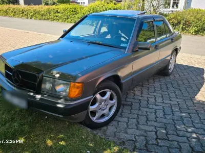 Brugt Mercedes 190 118 HK (86 kW) 1989 Grå Sedan