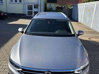 Grau Gebraucht 2021 VW Passat Elegance Kombi | 22.790 € (Fairer Preis)