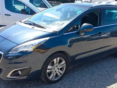 Gebraucht Peugeot 5008 Allure 150 PS (110 kW) 2014 Schwarz Van / Kleinbus
