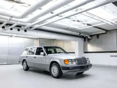 Gebraucht Mercedes 230 132 PS (97 kW) 1992 Silber Kombi