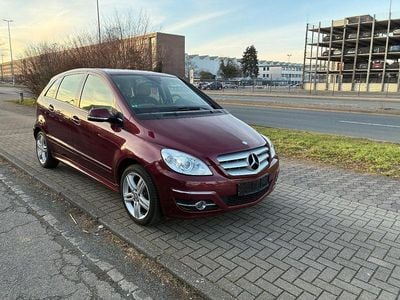 Gebraucht Mercedes B200 Edition 136 PS (100 kW) 2008 Rot Van / Kleinbus