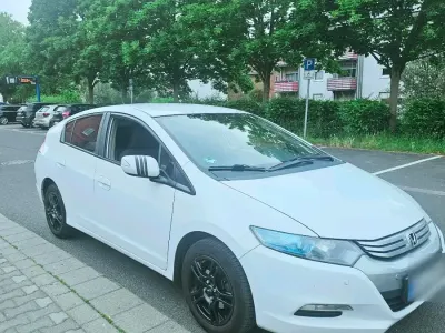 Gebraucht Honda Insight 88 PS (64 kW) 2011 Weiß Kleinwagen