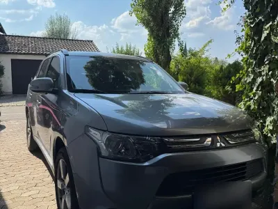 Gebraucht Mitsubishi Outlander 150 PS (110 kW) 2013 Grau SUV