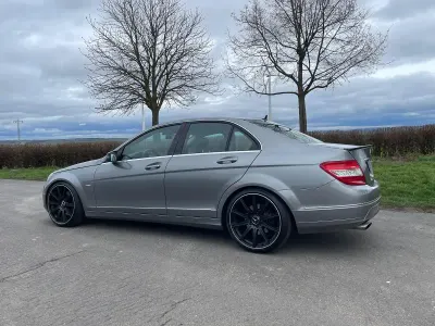 Gebraucht Mercedes C350 Avantgarde 224 PS (164 kW) 2009 Grau Limousine