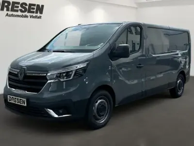 Neu Renault Trafic Komfort 110 PS (80 kW) 2026 Grau Van / Kleinbus