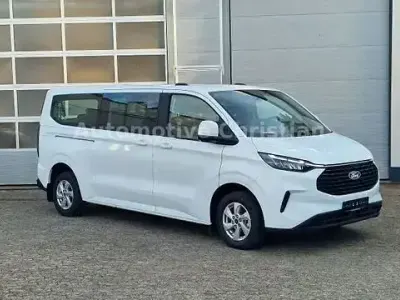 Neu Ford Tourneo Custom Trend 136 PS (100 kW) 2026 Schwarz Van