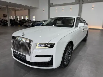 Gebraucht Rolls Royce Ghost 571 PS (419 kW) 2023 Weiß Limousine