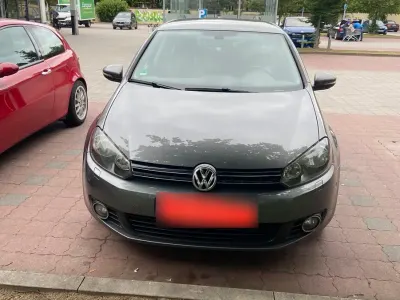 Gebraucht VW Golf VI Team 105 PS (77 kW) 2010 Grau Kleinwagen