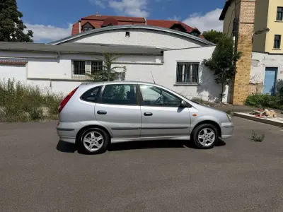 Gebraucht Nissan Almera Tino Acenta+ 116 PS (85 kW) 2005 Silber Van / Kleinbus