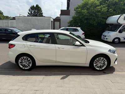 Gebraucht BMW 118 Advantage 136 PS (100 kW) 2021 Weiß Kleinwagen
