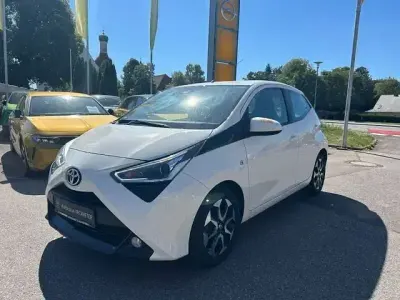 Gebraucht Toyota Aygo X-play 72 PS (52 kW) 2019 Weiß Kleinwagen