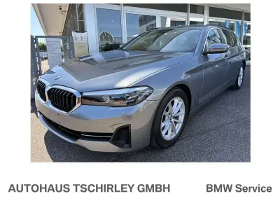 Gebraucht BMW 520 190 PS (139 kW) 2023 Grau Kombi