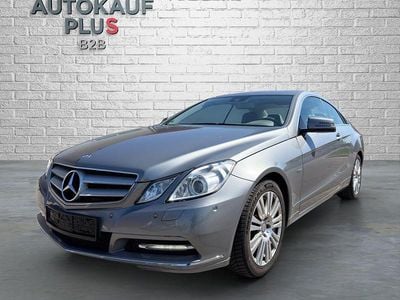 Usata Mercedes E200 184 CV (135 kW) 2012 Argento Coupé