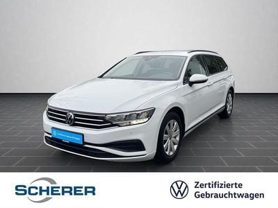 Gletscherweiß metallic (metallic) Gebraucht 2022 VW Passat Kombi | 20.990 € (Guter Preis)
