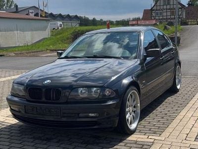 BMW 323