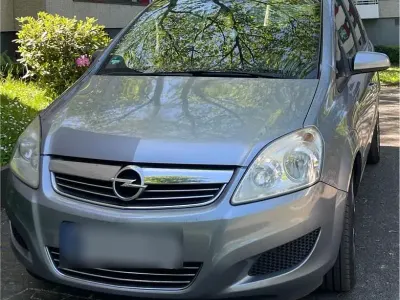Gebraucht Opel Zafira Edition 150 PS (110 kW) 2009 Silber Van / Kleinbus