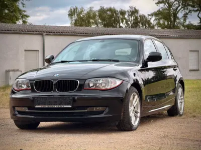 Gebraucht BMW 116 Advantage 122 PS (89 kW) 2010 Schwarz Kleinwagen