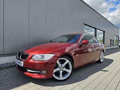 Gebraucht BMW 320 Sport Line 170 PS (125 kW) 2010 Vermilionrot metallic Coupé
