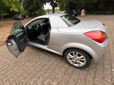 Gebraucht Opel Tigra Enjoy 90 PS (66 kW) 2004 Silber Cabrio