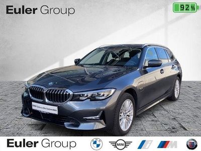 Grau Gebraucht 2021 BMW 320e Sport Line Kombi | 27.877 € (Fairer Preis)