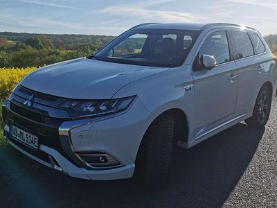 Gebraucht Mitsubishi Outlander P-HEV Spirit 135 PS (99 kW) 2021 Weiß SUV