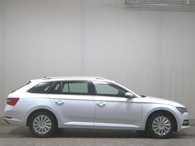 Weiss Gebraucht 2020 Skoda Superb Style Kombi | 14.250 € (Fairer Preis)