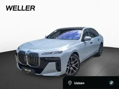Gebraucht BMW 740 M Sport 299 PS (219 kW) 2024 Brooklyn grau (grau) Limousine
