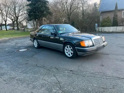 Gebraucht Mercedes 300 180 PS (132 kW) 1988 Schwarz Coupé